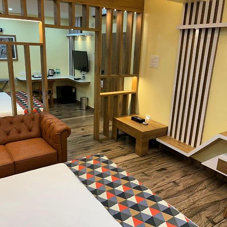 Forest Transit Hotel Kojambuttúr Kültér fotó