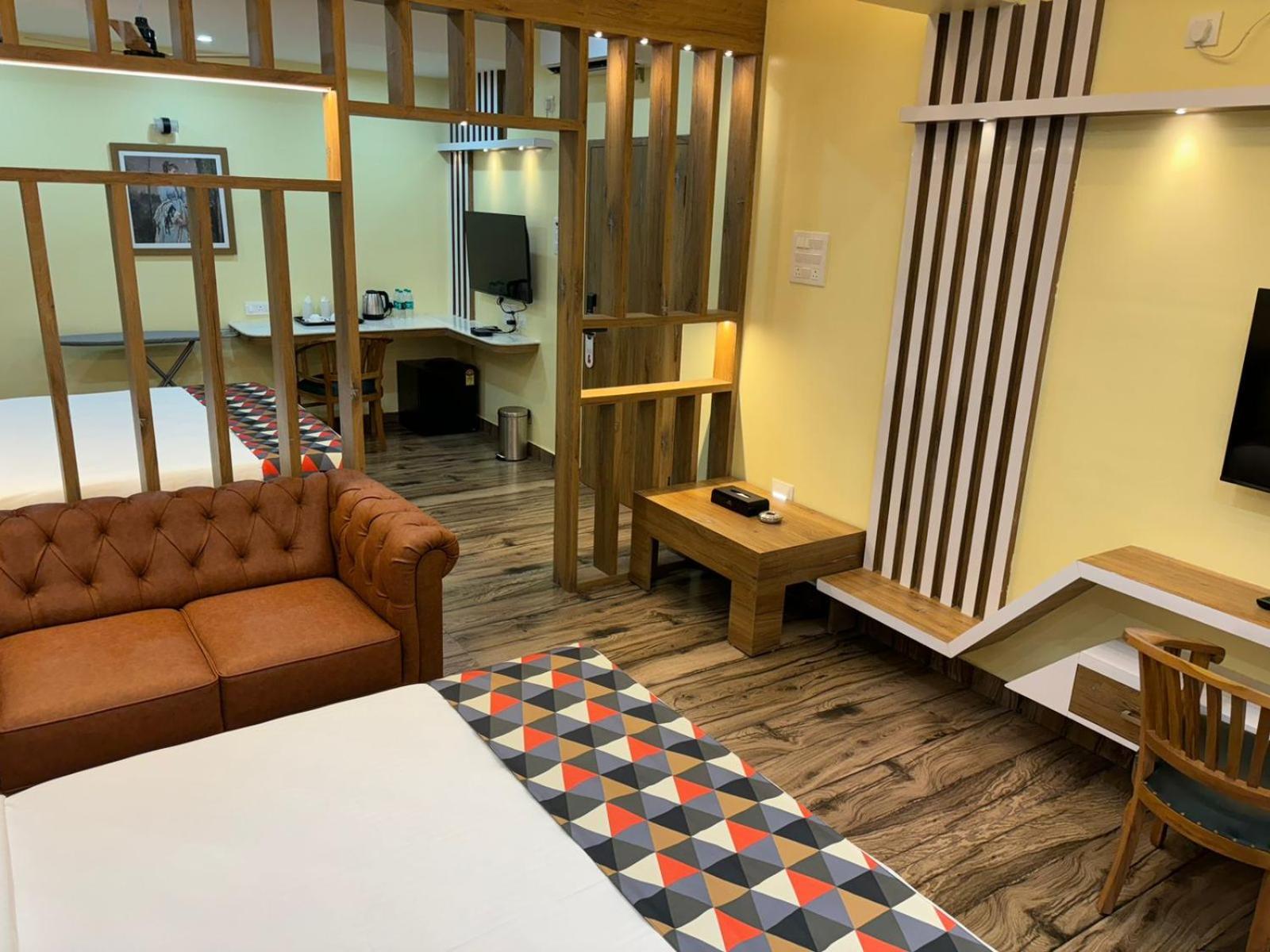 Forest Transit Hotel Kojambuttúr Kültér fotó