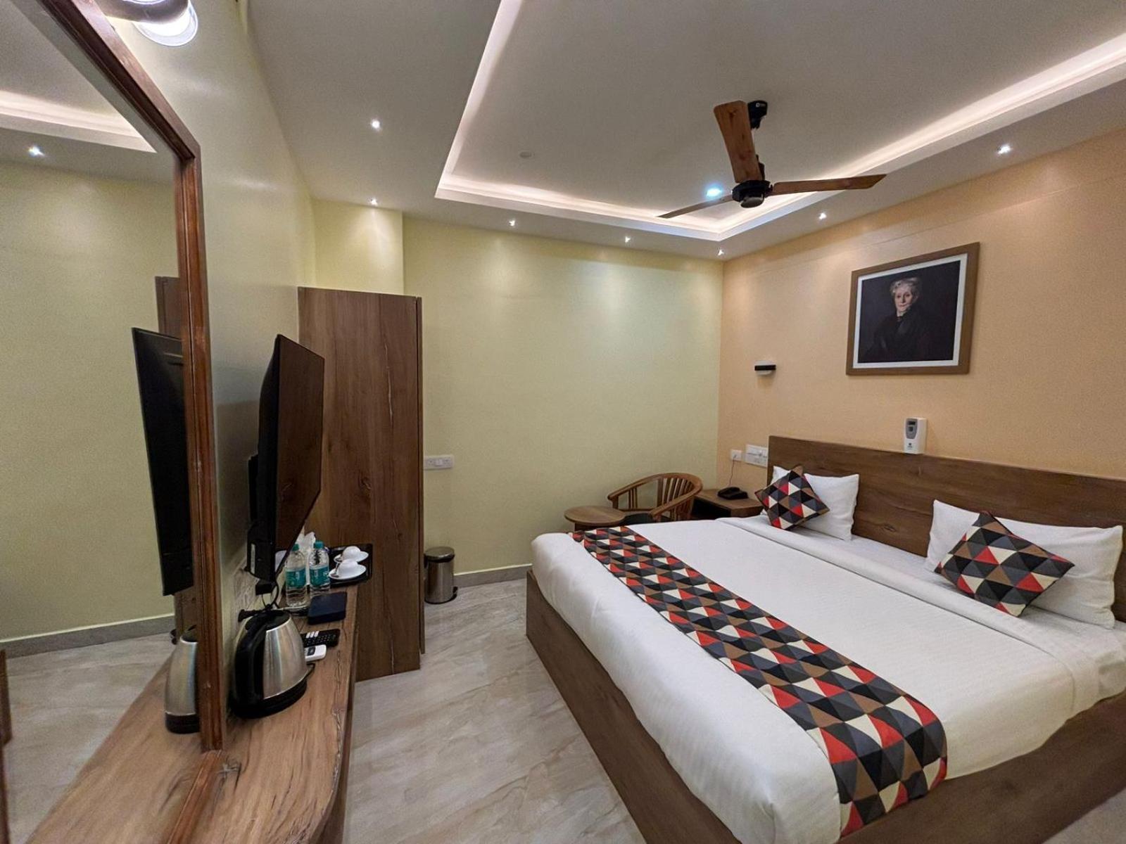 Forest Transit Hotel Kojambuttúr Kültér fotó